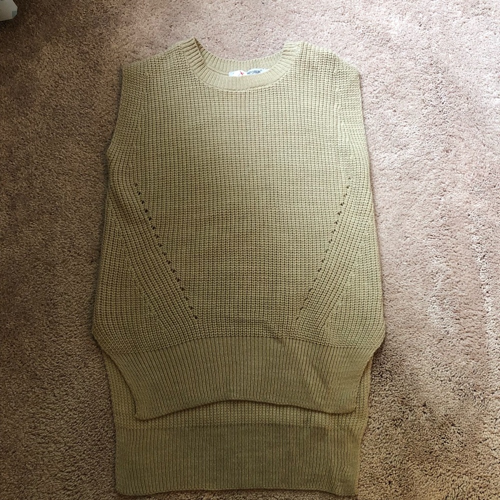 NWOT sweater cream/tan!